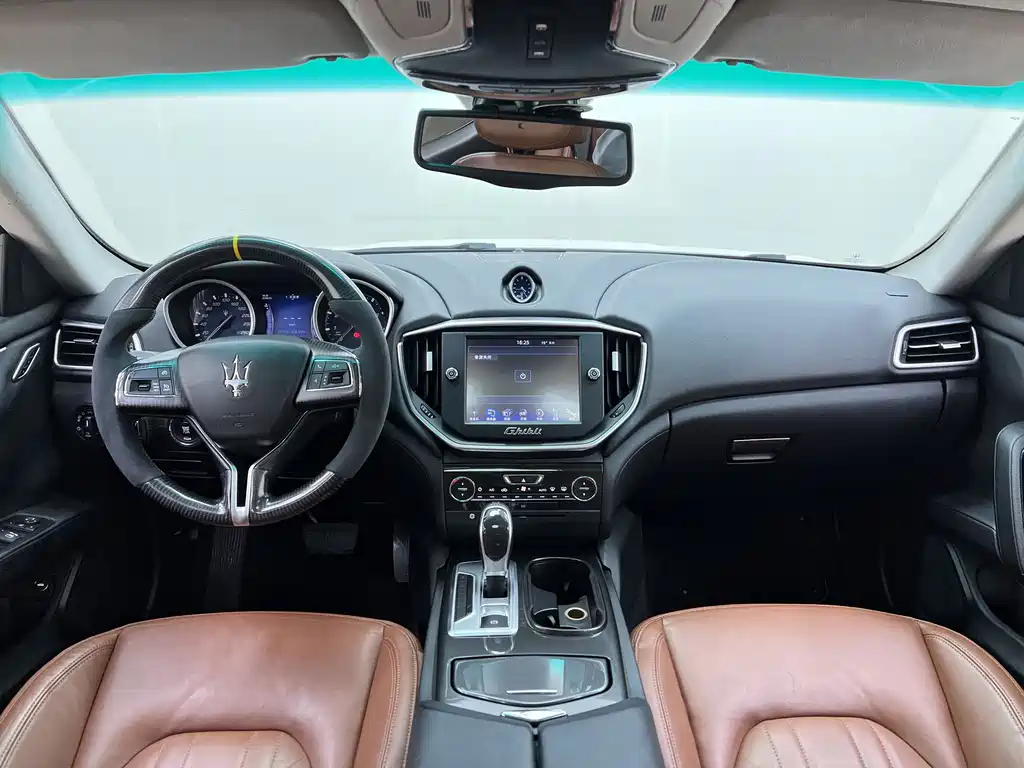 Maserati Ghibli 2015 — фото 12