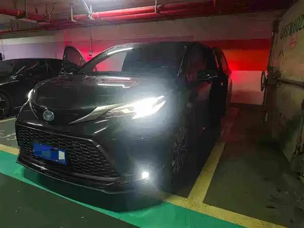 Toyota Granvia 2023