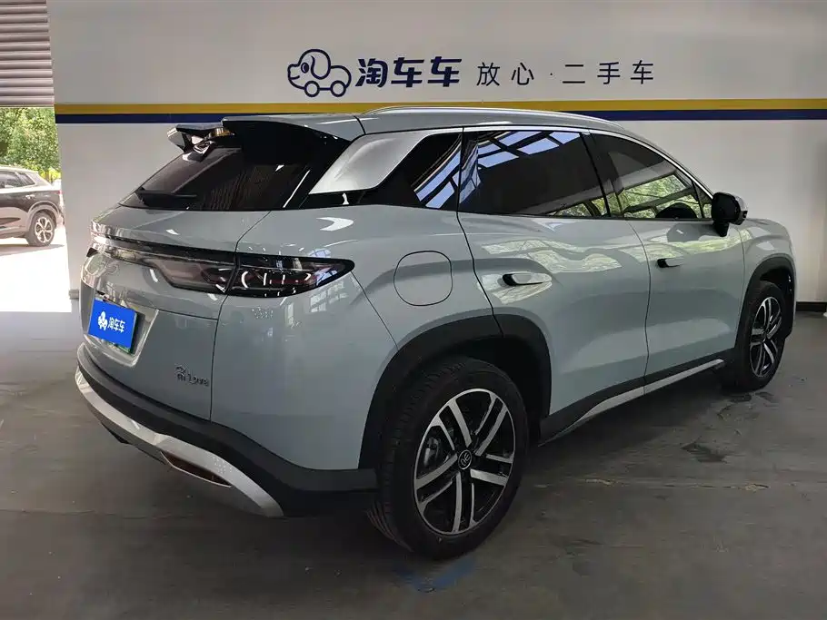 BYD L DM-i 2024 — фото 3