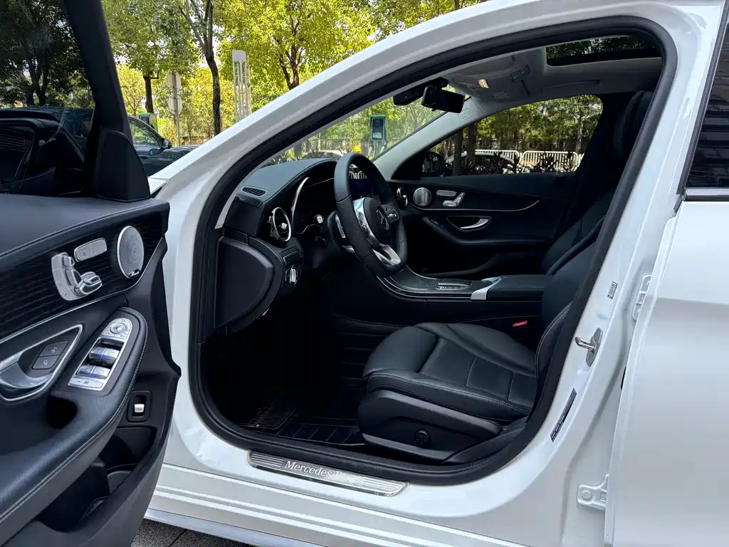 Mercedes-Benz C-Class 2021