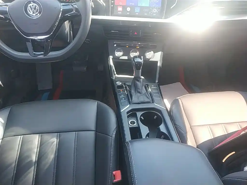 Volkswagen Passat 2019 — фото 14