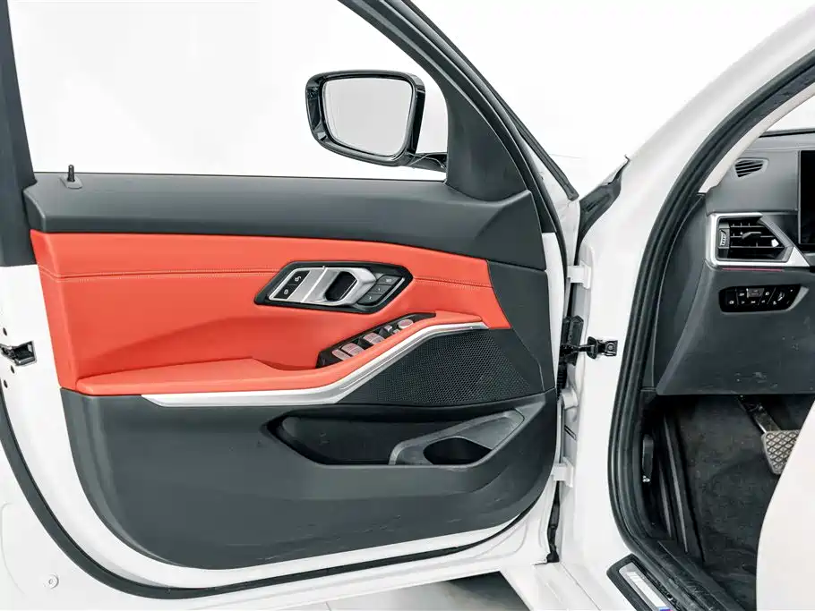 BMW 3 Series 2024 — фото 15