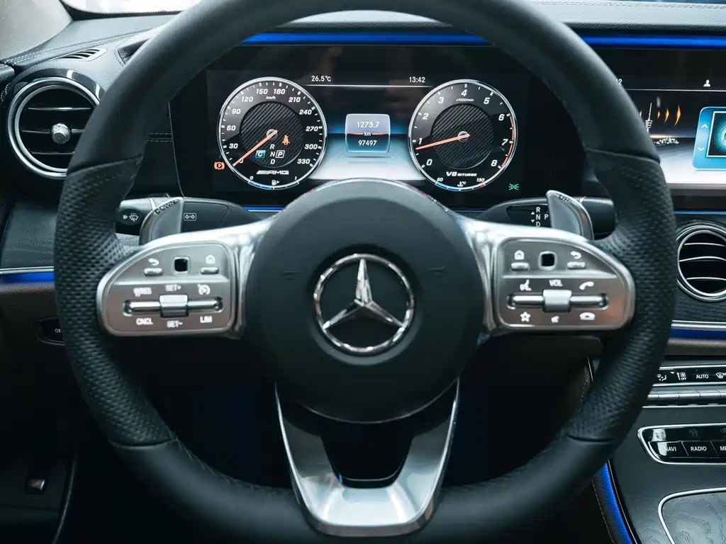 Mercedes-Benz E-Class 2018 — фото 13