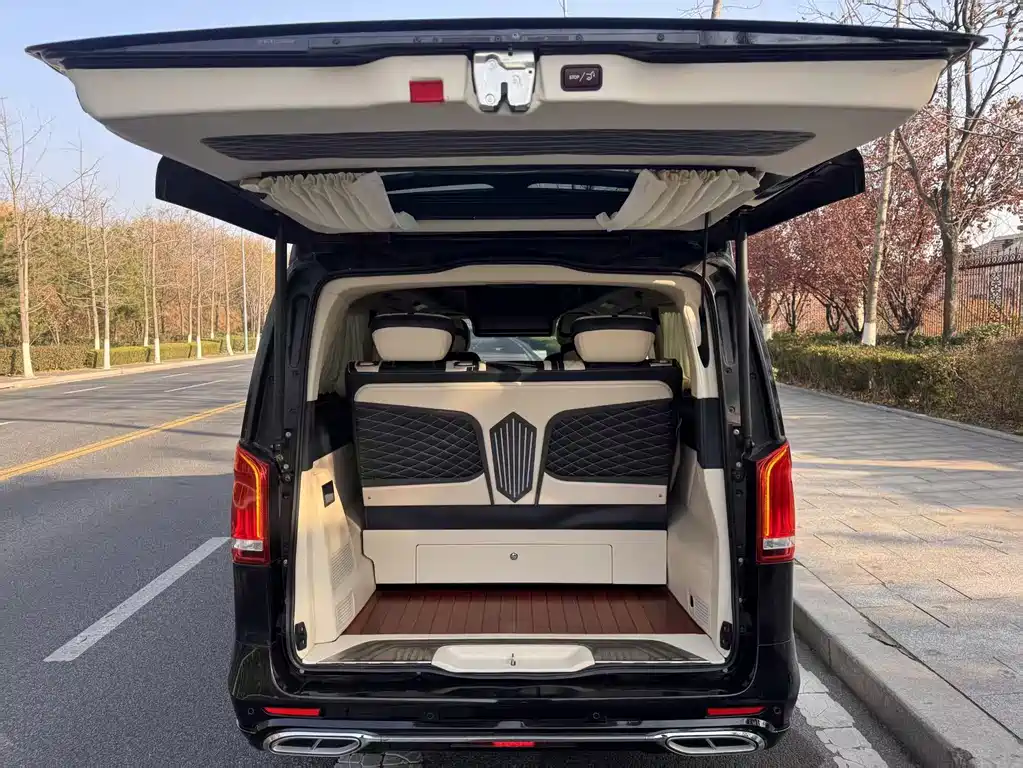 Mercedes-Benz V-Class 2020 — фото 6