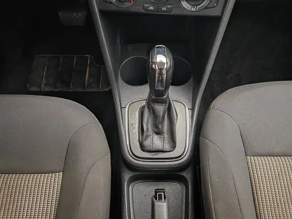 Volkswagen Polo 2017 — фото 13