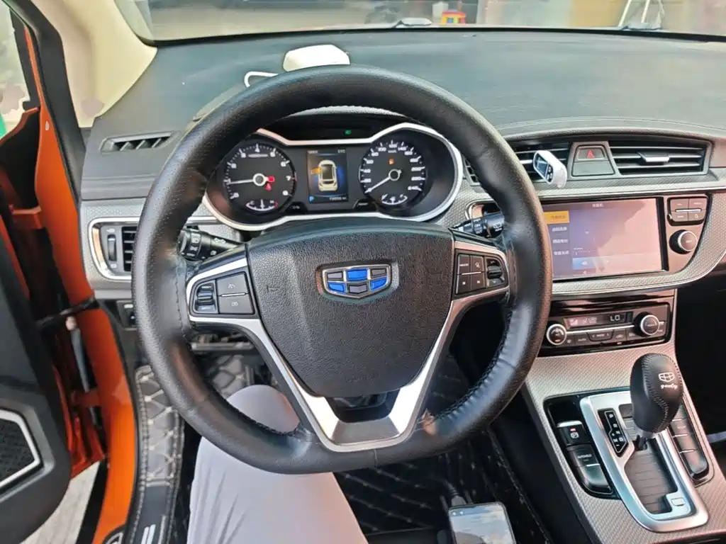 Geely Emgrand GS 2017 — фото 11