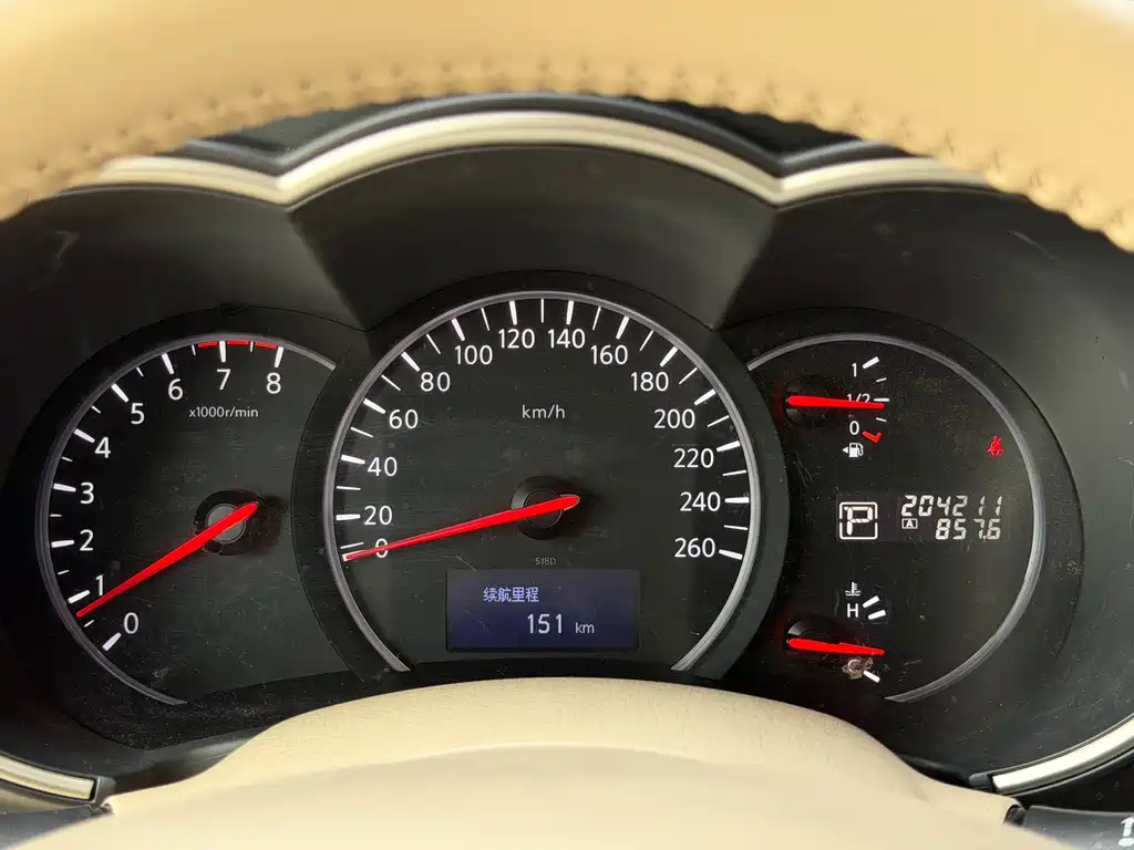 Nissan Quest 2018 — фото 12