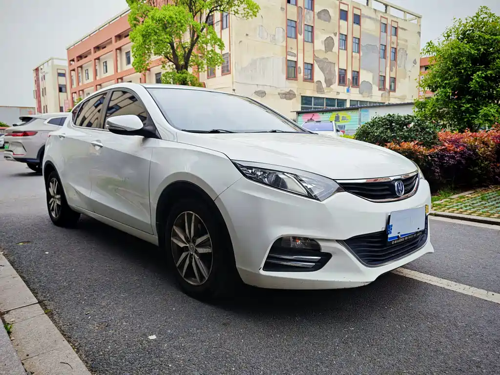 Changan Eado XT 2016 — фото 3