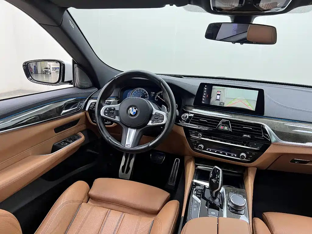 BMW 6 Series GT 2018 — фото 14