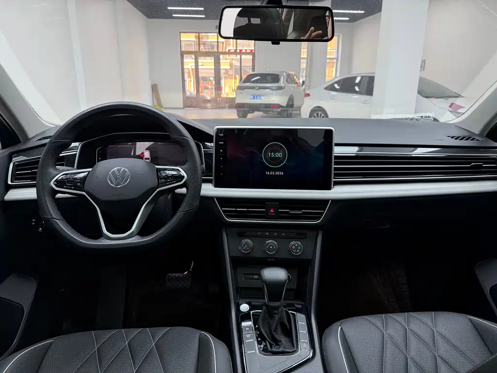 Volkswagen Tiguan L 2023 — фото 14