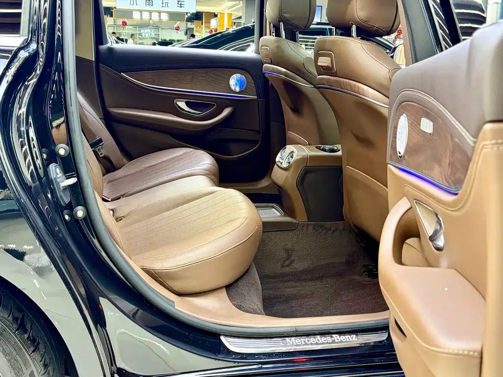 Mercedes-Benz E-Class 2020 — фото 14