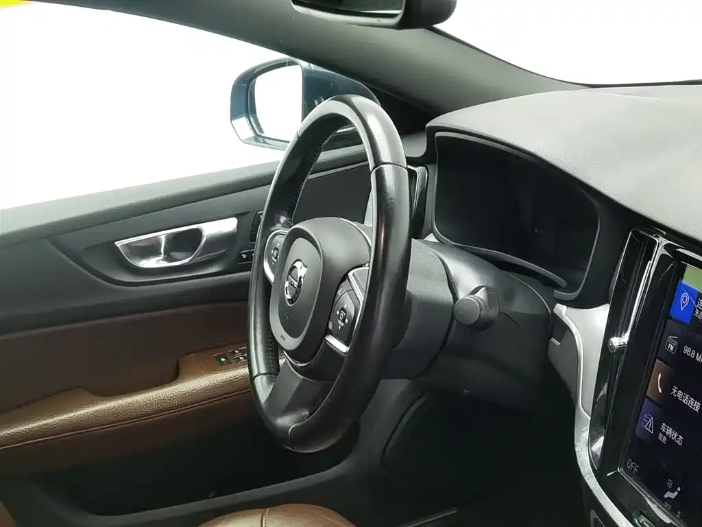 Volvo S60 2021 — фото 22