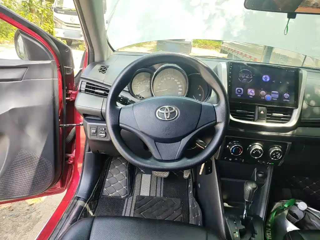 Toyota Yaris L 2020 — фото 11