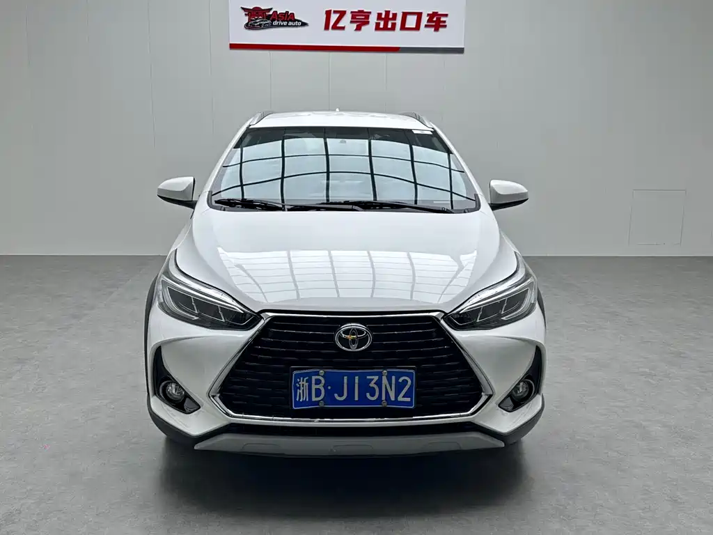 Toyota Yaris L 2021 — фото 2