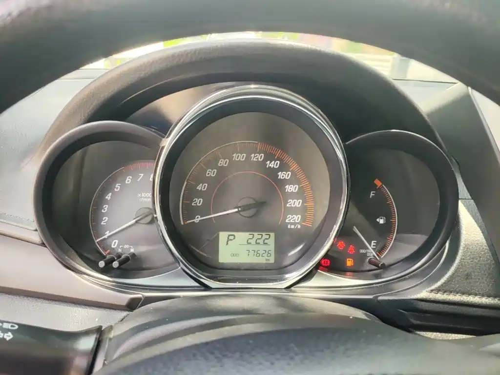 Toyota Yaris L 2020 — фото 12