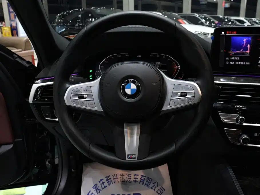 BMW 5 Series 2023 — фото 13
