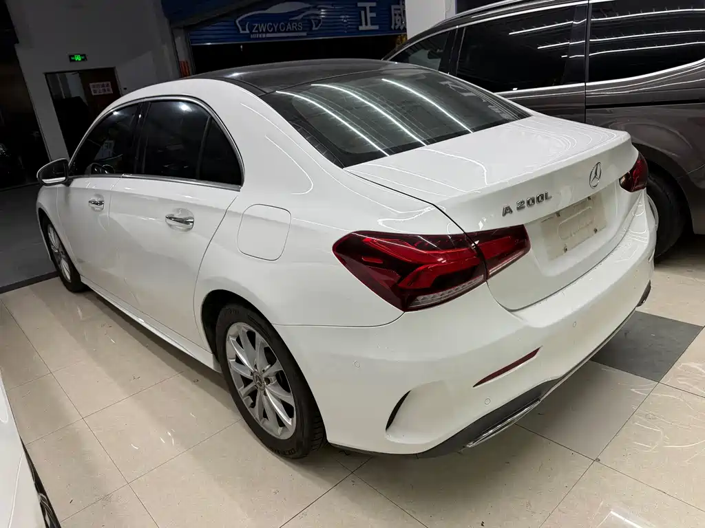 Mercedes-Benz A-Class 2019 — фото 12