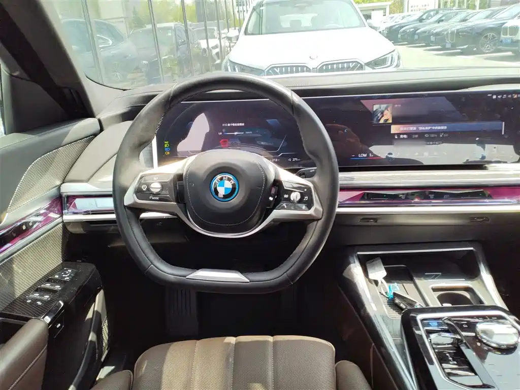 BMW i7 2024 — фото 7