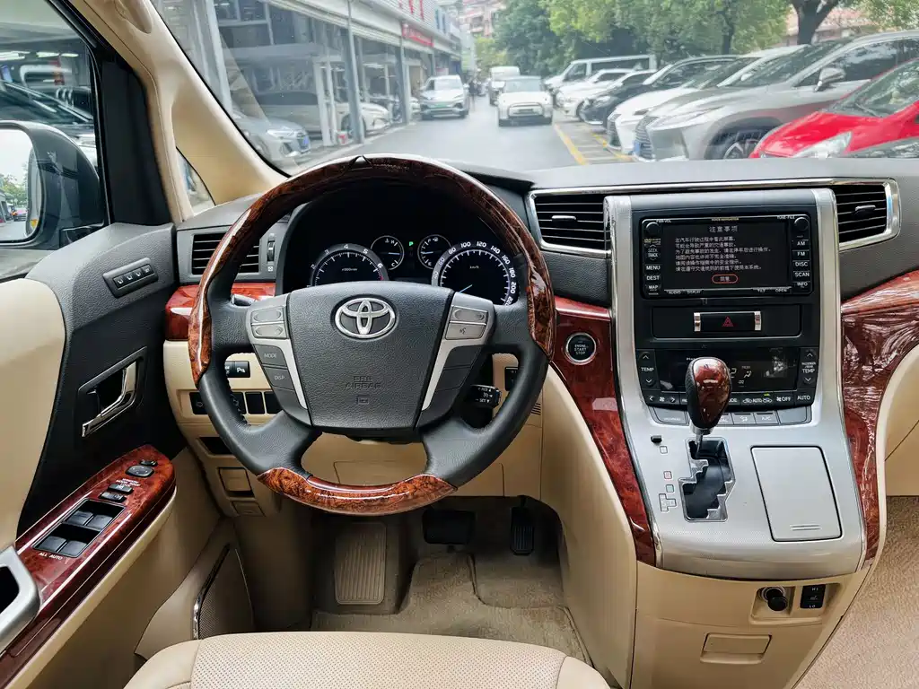 Toyota Alphard 2011 — фото 15