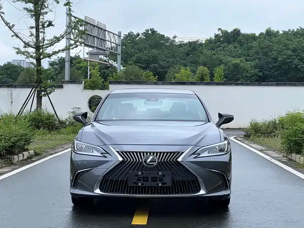 Lexus ES 2018