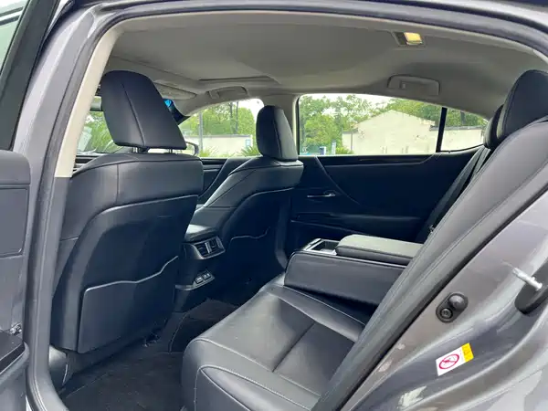 Lexus ES 2018
