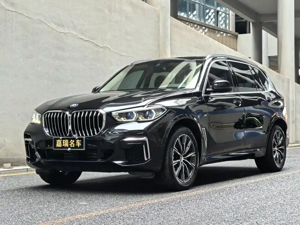 BMW X5 2022 — фото 1
