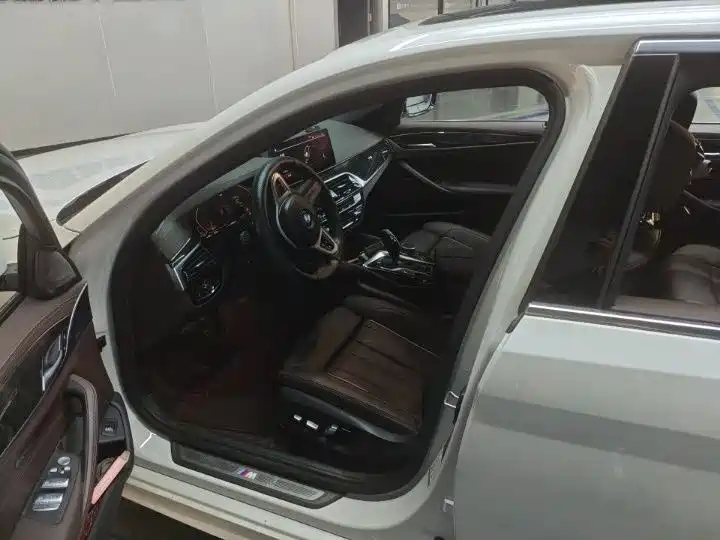 BMW 5 Series 2021