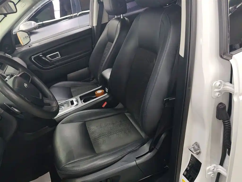 Land Rover Discovery Sport 2018 — фото 15