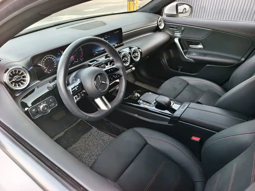 Mercedes-Benz A-Class 2023 — фото 10