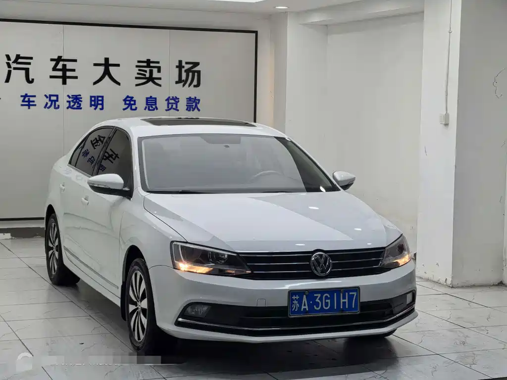 Volkswagen Sagitar 2016