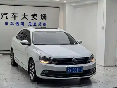 Volkswagen Sagitar 2016