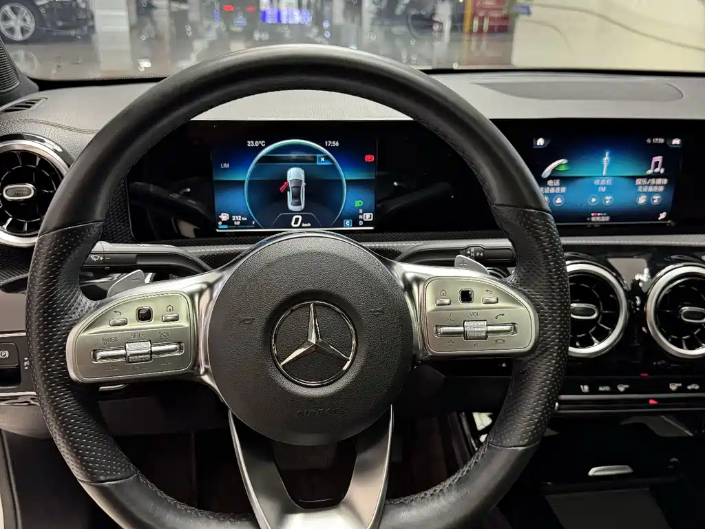 Mercedes-Benz A-Class 2019 — фото 14