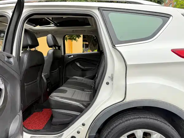 Ford Kuga 2016