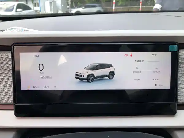 Geely ICON 2025