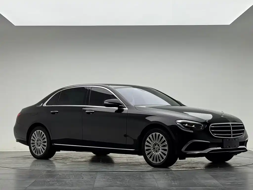 Mercedes-Benz E-Class 2022 — фото 1