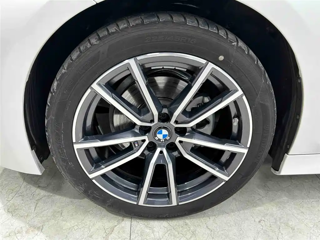 BMW 3 Series 2023 — фото 19