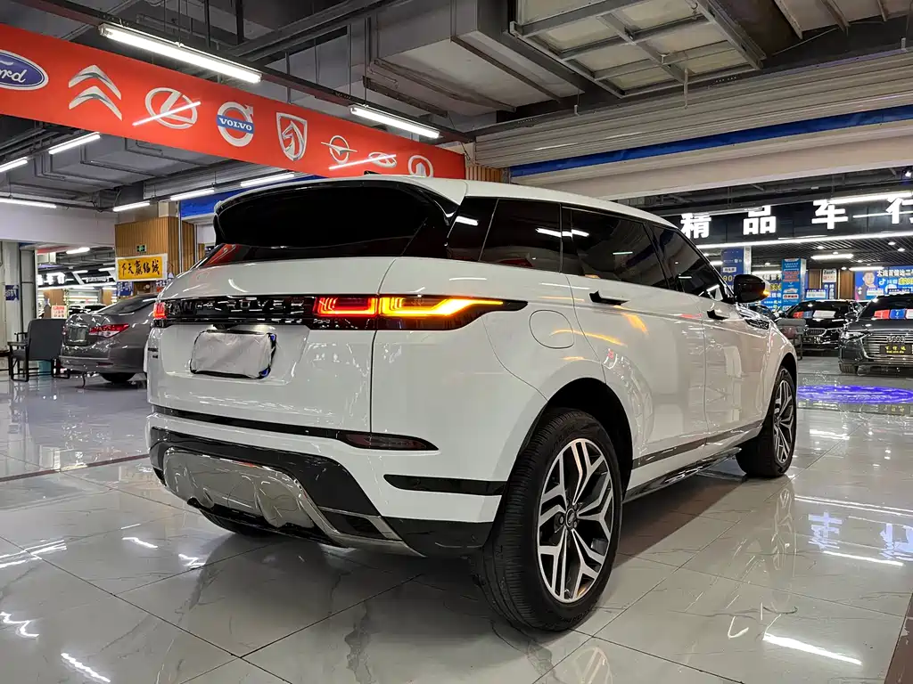 Land Rover Evoque 2023 — фото 5