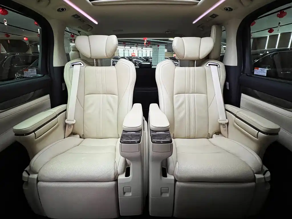 Toyota Alphard 2022 — фото 10