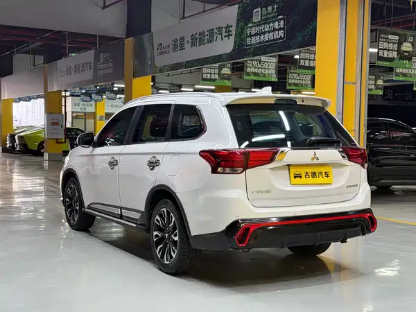 Mitsubishi Outlander 2020