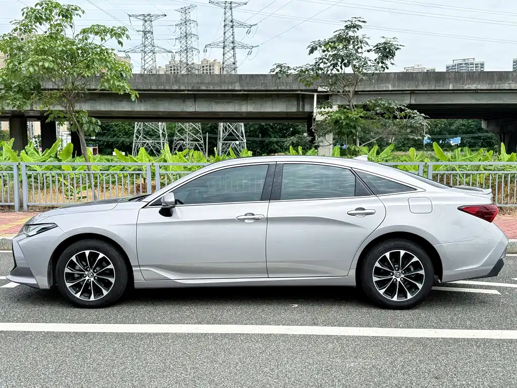 Toyota Avalon 2023 — фото 2