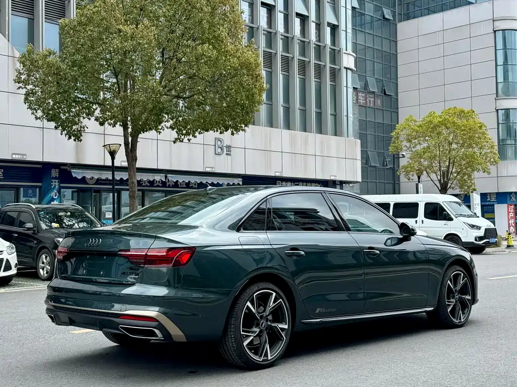 Audi A4L 2025 — фото 14