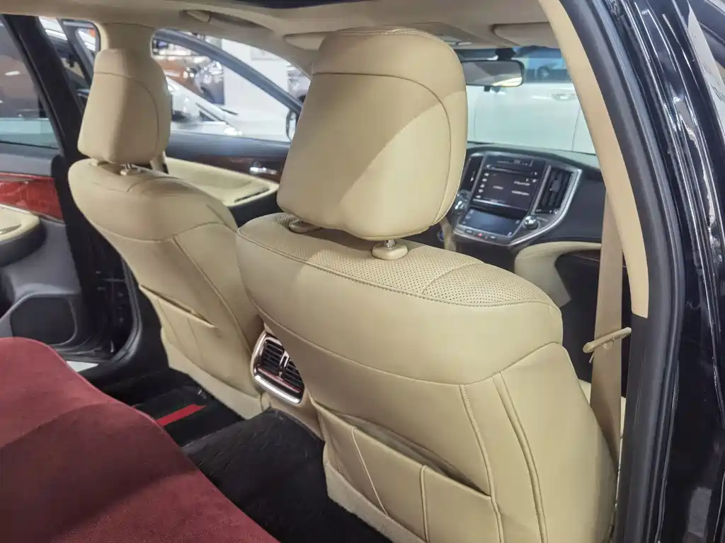 Toyota Crown 2016 — фото 17