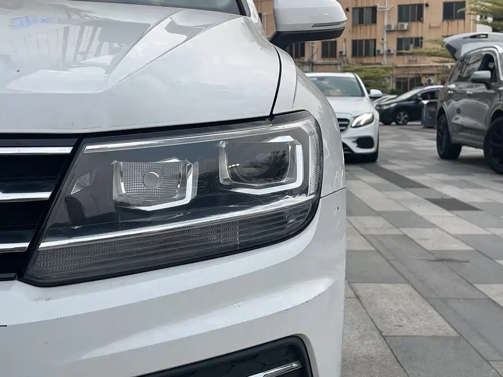 Volkswagen Tiguan L 2020 — фото 3
