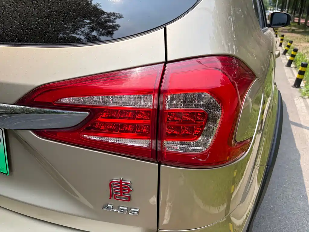 BYD Tang New Energy 2016 — фото 10