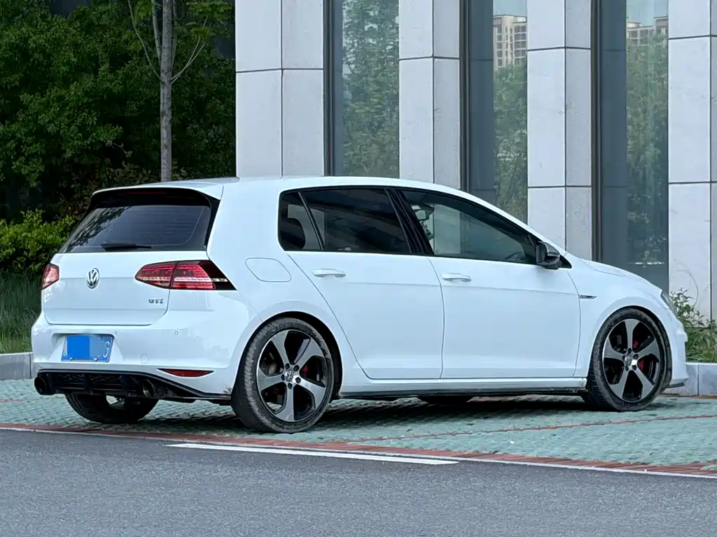 Volkswagen Golf GTI 2015 — фото 4
