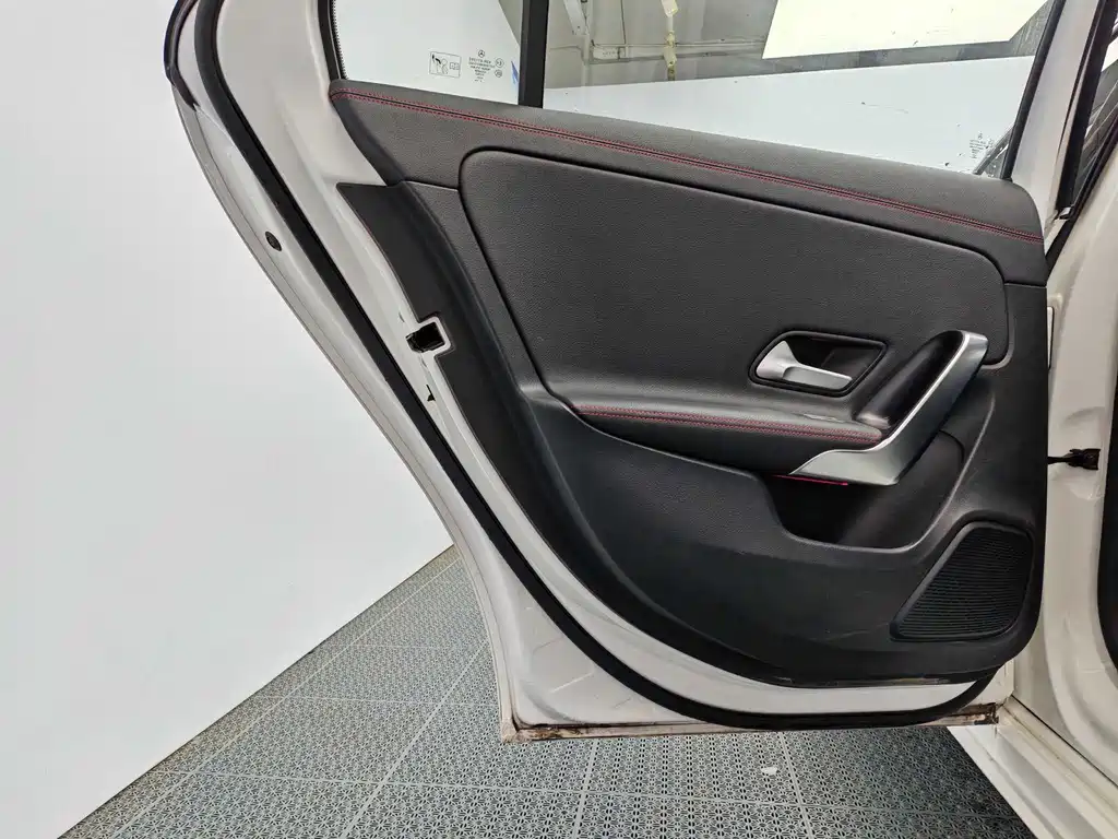 Mercedes-Benz A-Class 2023 — фото 12