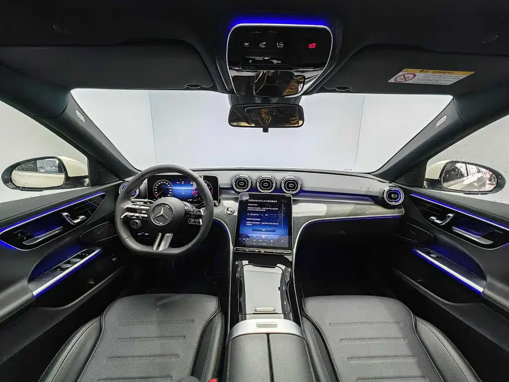 Mercedes-Benz C-Class 2024 — фото 10