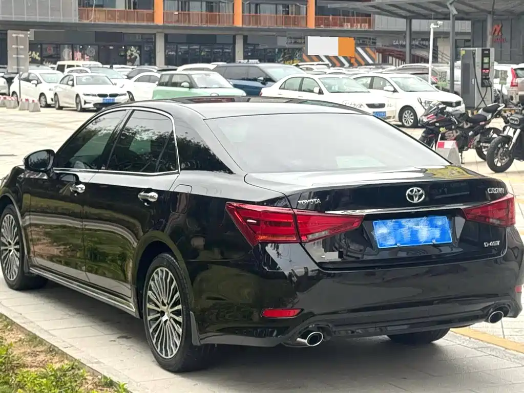 Toyota Crown 2018 — фото 6