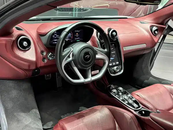 McLaren GT 2023