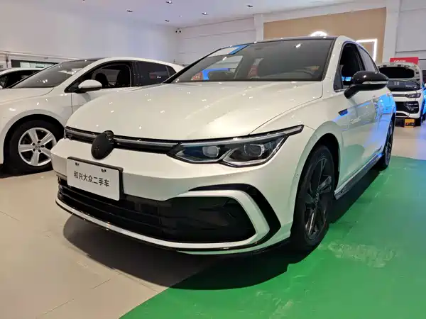 Volkswagen Golf 2022
